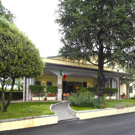 Albergo La Quiete Десенцано дел Гарда Екстериор снимка