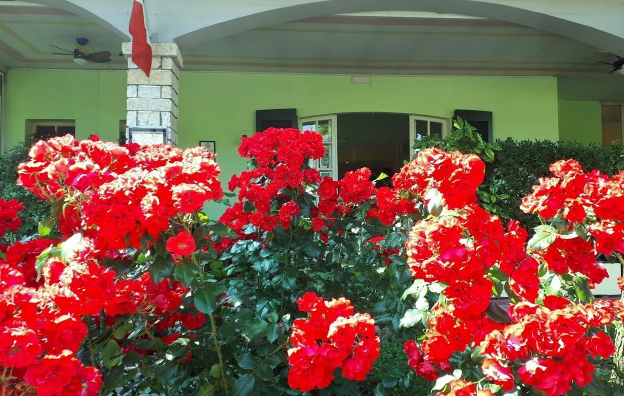 Albergo La Quiete Десенцано дел Гарда Екстериор снимка