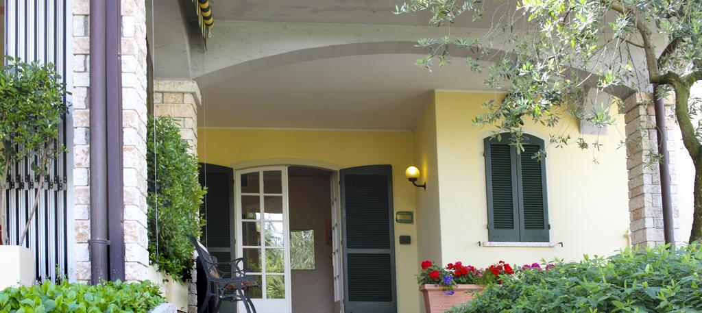 Albergo La Quiete Десенцано дел Гарда Екстериор снимка